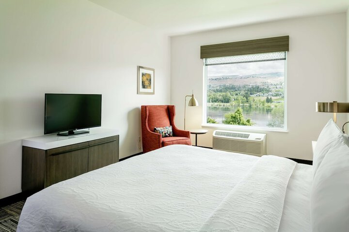 Room 41 of 64