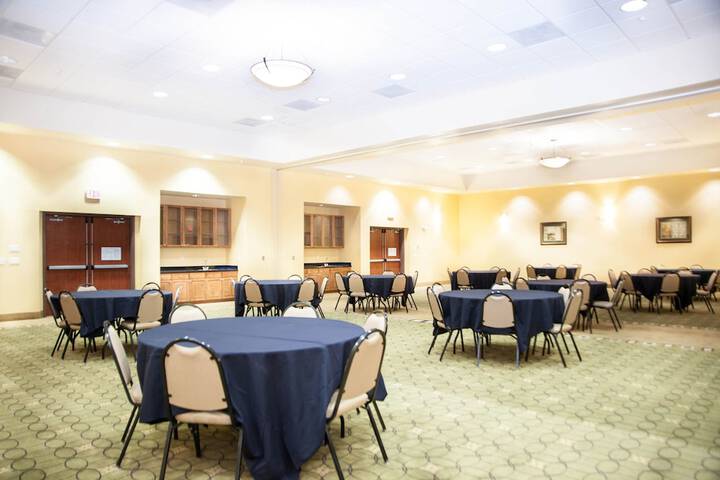Ballroom/Hall 48 of 51