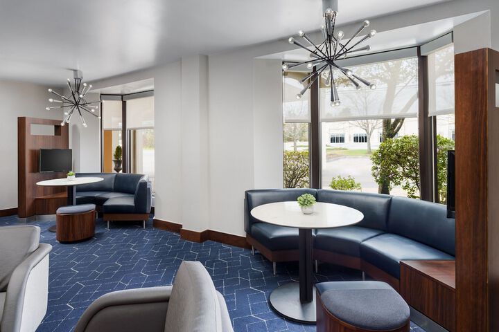 Courtyard by Marriott Manchester - Boston Regional Airport