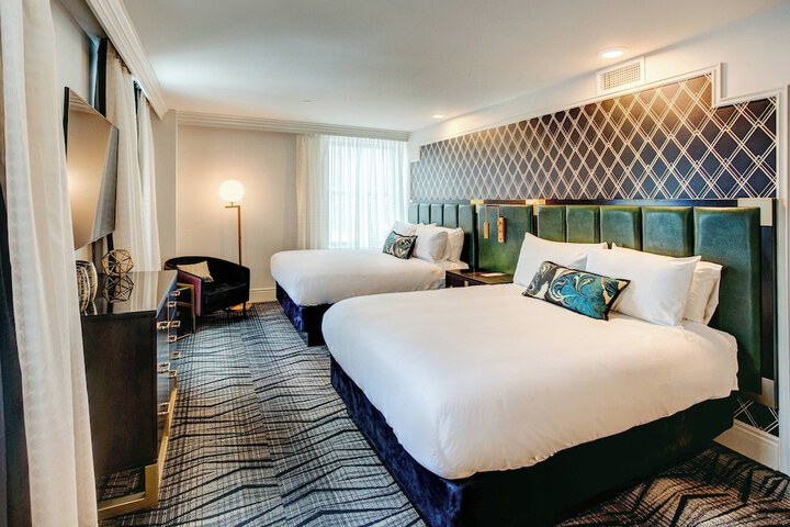 Room 21 of 40