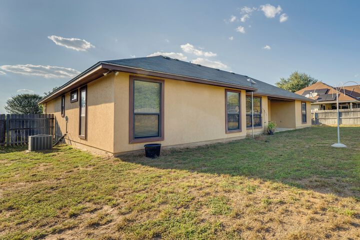 Pleasanton Vacation Rental w / Private Yard!