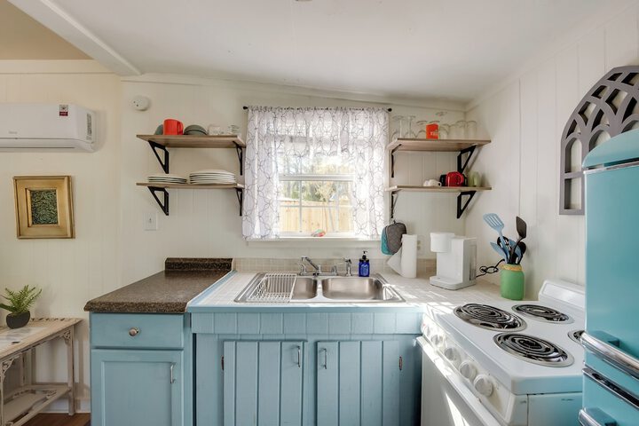 6 Mi to St. George Island: Cozy Gulf Coast Retreat!