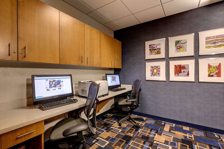 Business Center 48 of 52