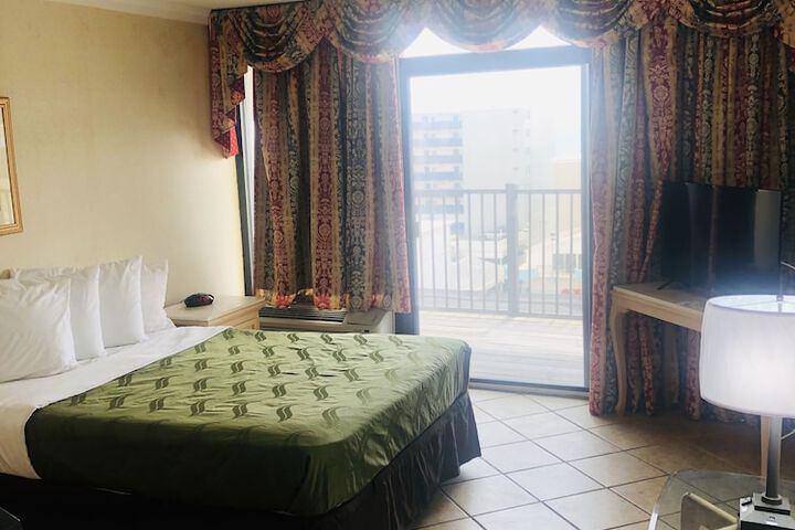 Room 35 of 46