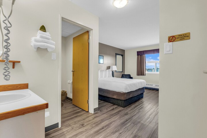 Woodland Inn Meadow Lake