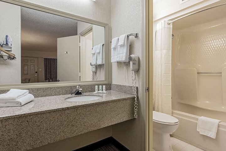 Room 9 of 27