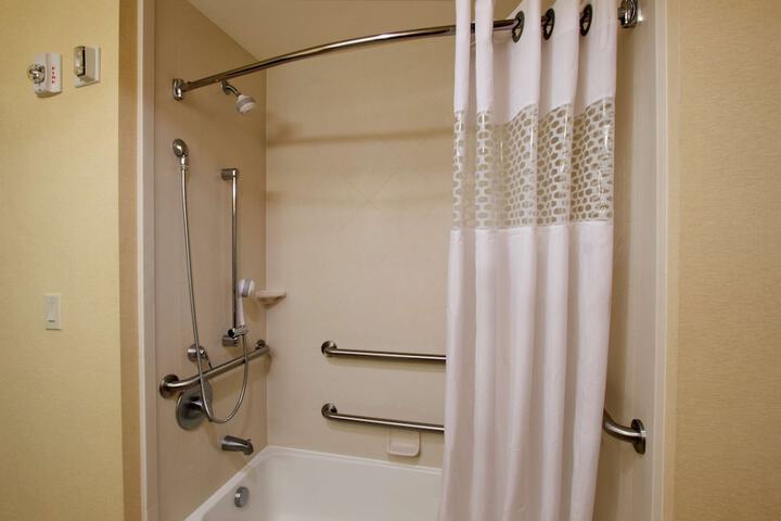 Room 10 of 26