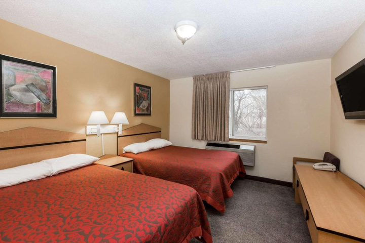 Sunset Inn & Suites