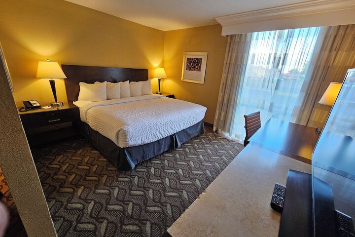 Clarion Inn & Suites Roswell