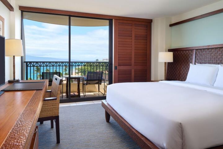 Royal Lahaina Resort & Bungalows