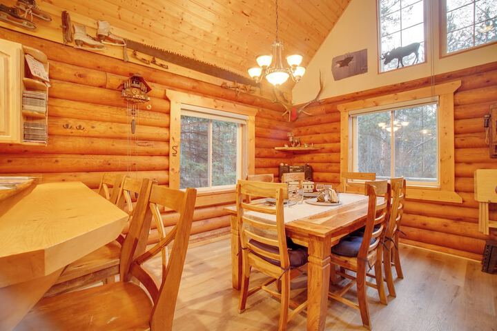 Donnelly Cabin w / Private Deck: Near Lake Cascade!