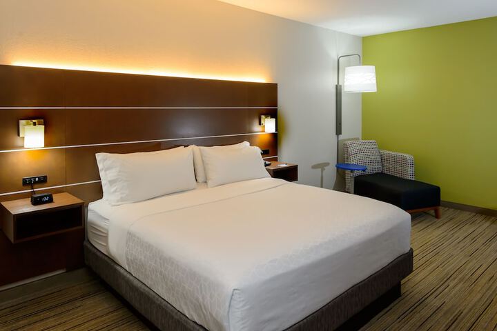 Room 9 of 40