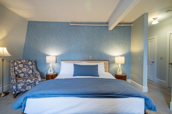 Room 30 of 43