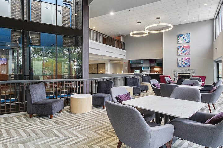 Holiday Inn Chicago Nw Crystal Lk Convention Center by IHG