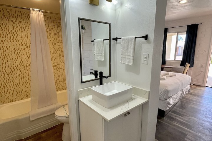 Room 15 of 63