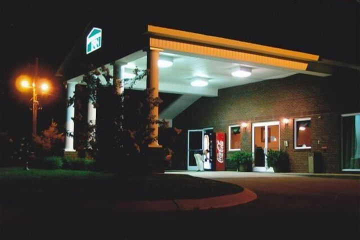 Hotel 2 of 7