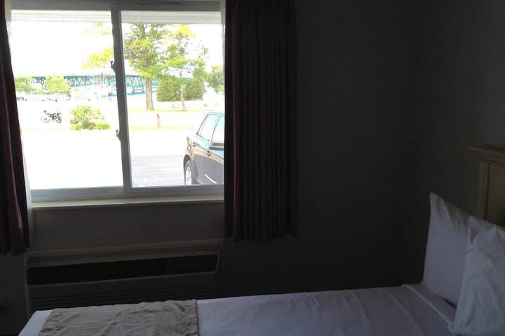 Room 25 of 40