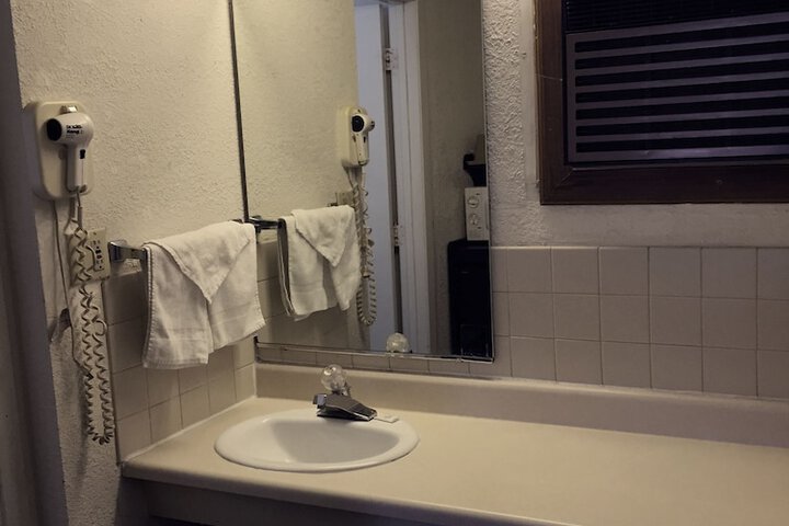 Room 23 of 27
