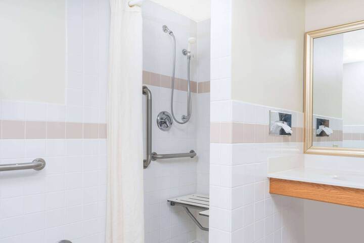 Room 8 of 22