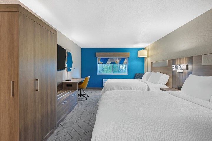 Holiday Inn Express Hotel & Suites Charlotte by IHG