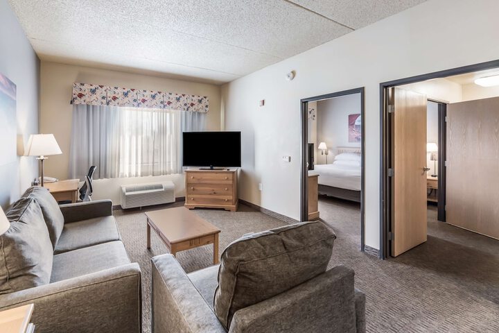 Room 33 of 38