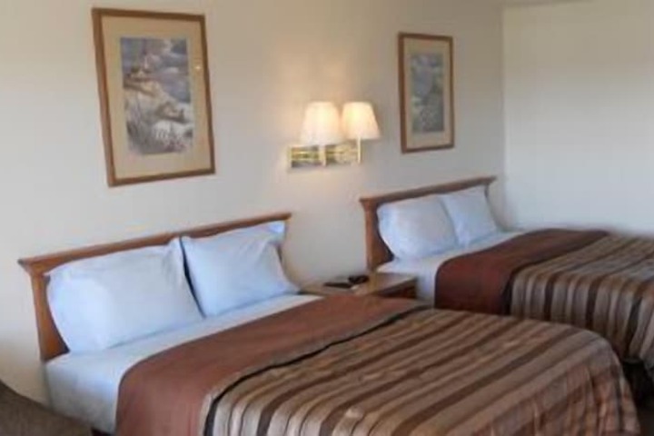 Coho Motel and Suites