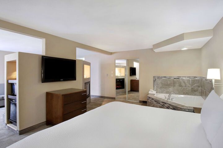 Days Inn by Wyndham Medicine Hat