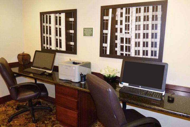 Business Center 52 of 57