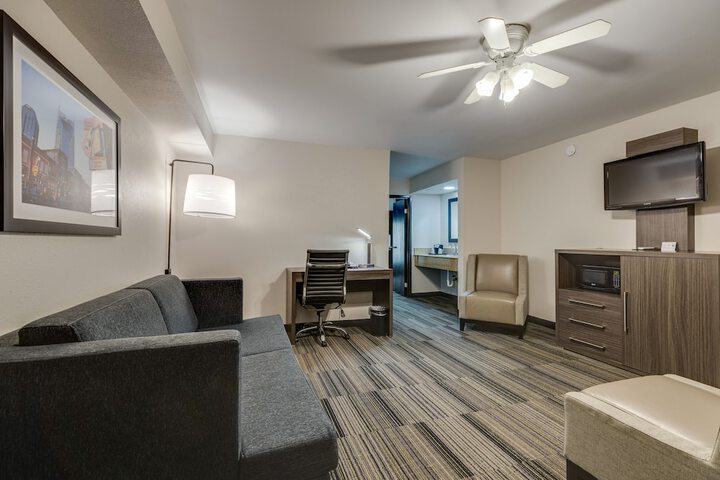 Room 30 of 59