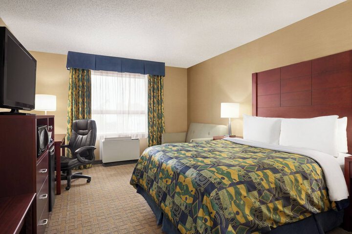 Room 11 of 29