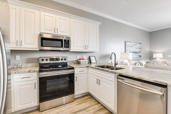 Downtown Bay St. Louis Condo - Walk to Beach!