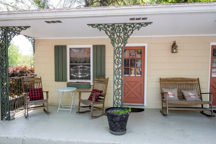 Mountain Aire Cottages Inn & Glamping