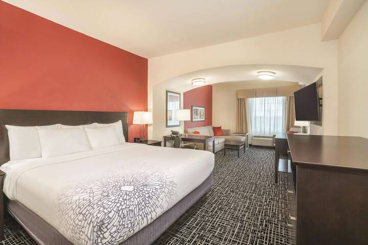 La Quinta Inn & Suites by Wyndham Smyrna TN - Nashville
