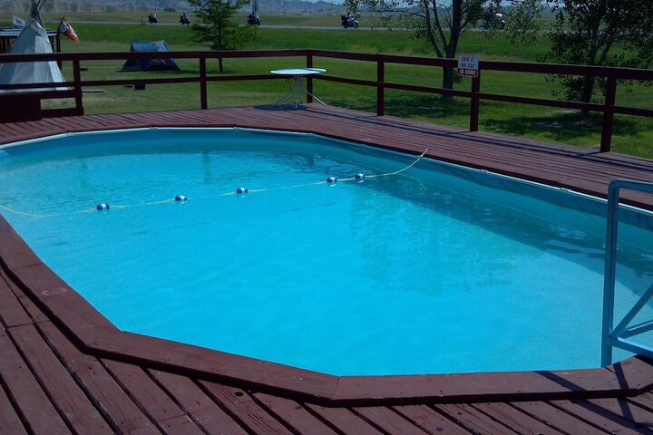 Pool 10 of 36