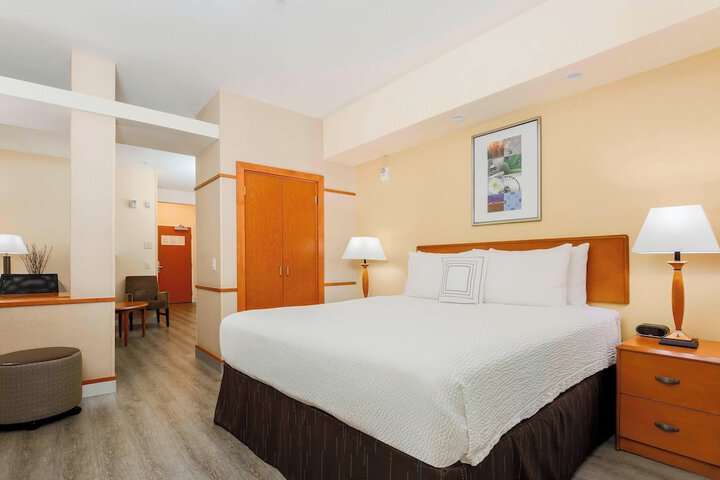 Room 21 of 27