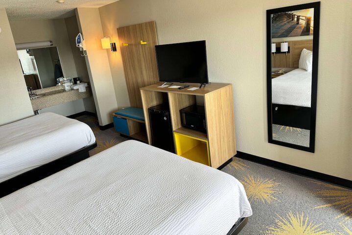 Room 27 of 41