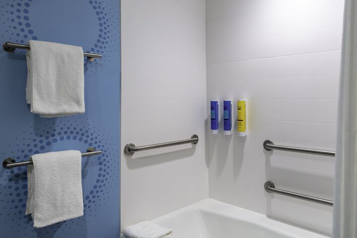 Room 6 of 22