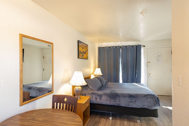 Room 9 of 20