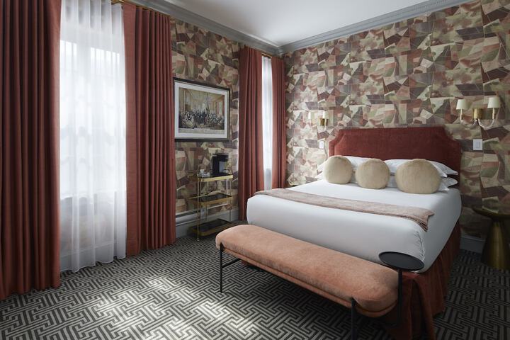 Room 34 of 64
