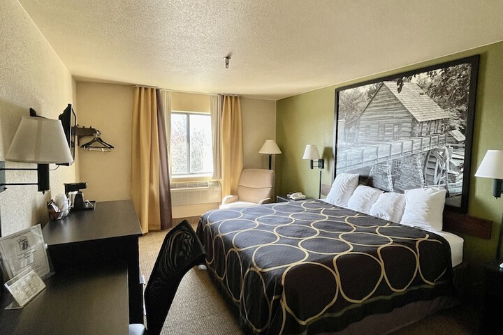 Super 8 by Wyndham Macon
