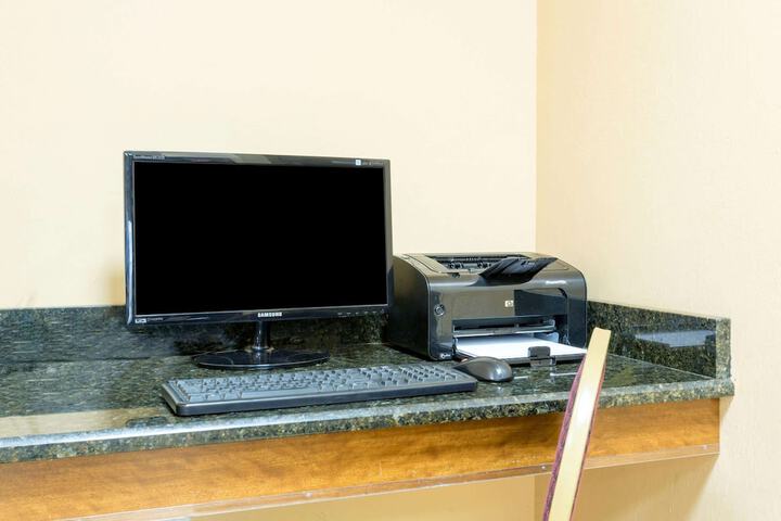 Business Center 15 of 16