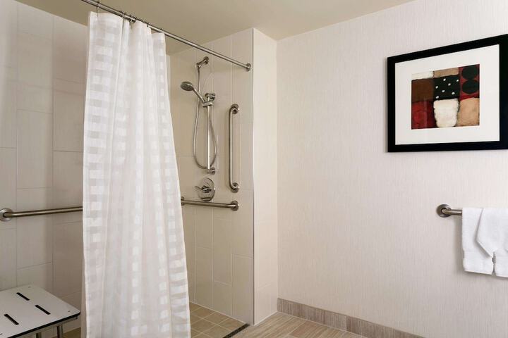 Room 42 of 66