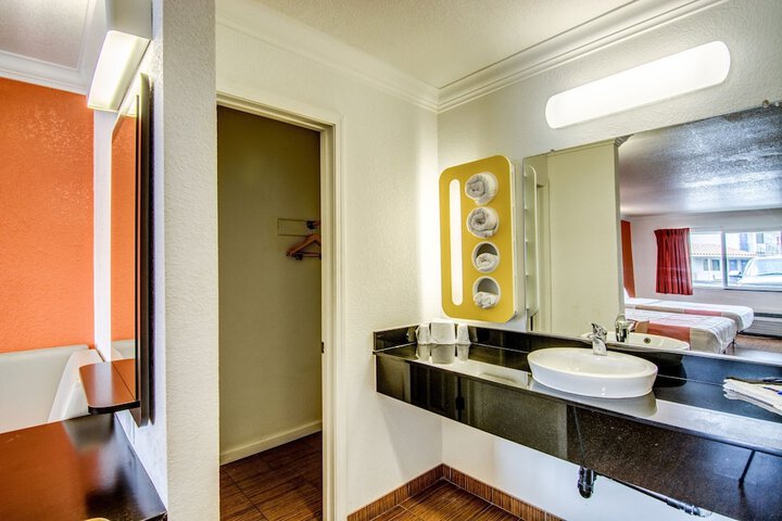 Room 28 of 31