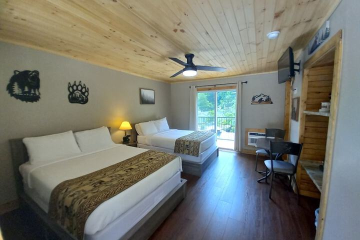 The Carter Lodge on the River