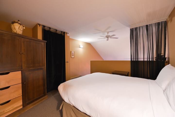 Room 7 of 42