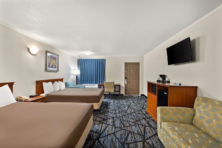 Room 13 of 27