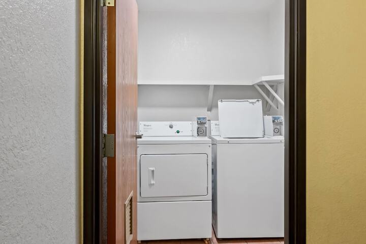 Super 8 by Wyndham Santa Rosa