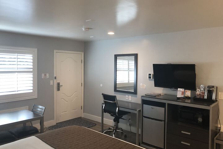 Room 25 of 34
