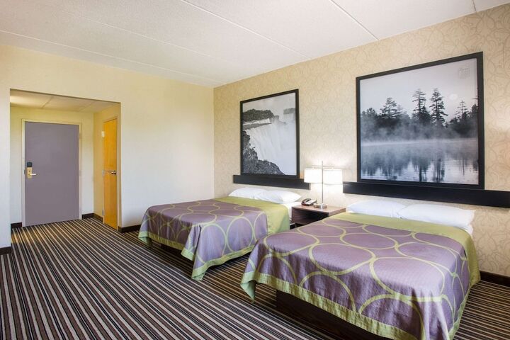 Room 13 of 35