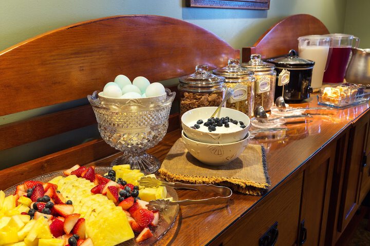 Breakfast/Coffee Service 102 of 125
